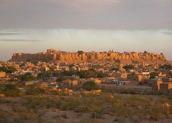 800px-Fort_Jaisalmer_at_sunset.jpg
